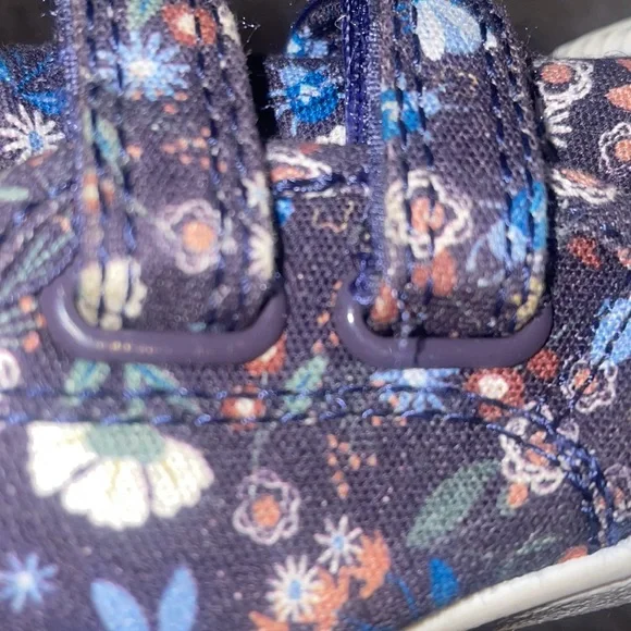- Major sale $6 was $17 Cat and Jack toddler strap in shoes blue and floral - Picture 8 of 9